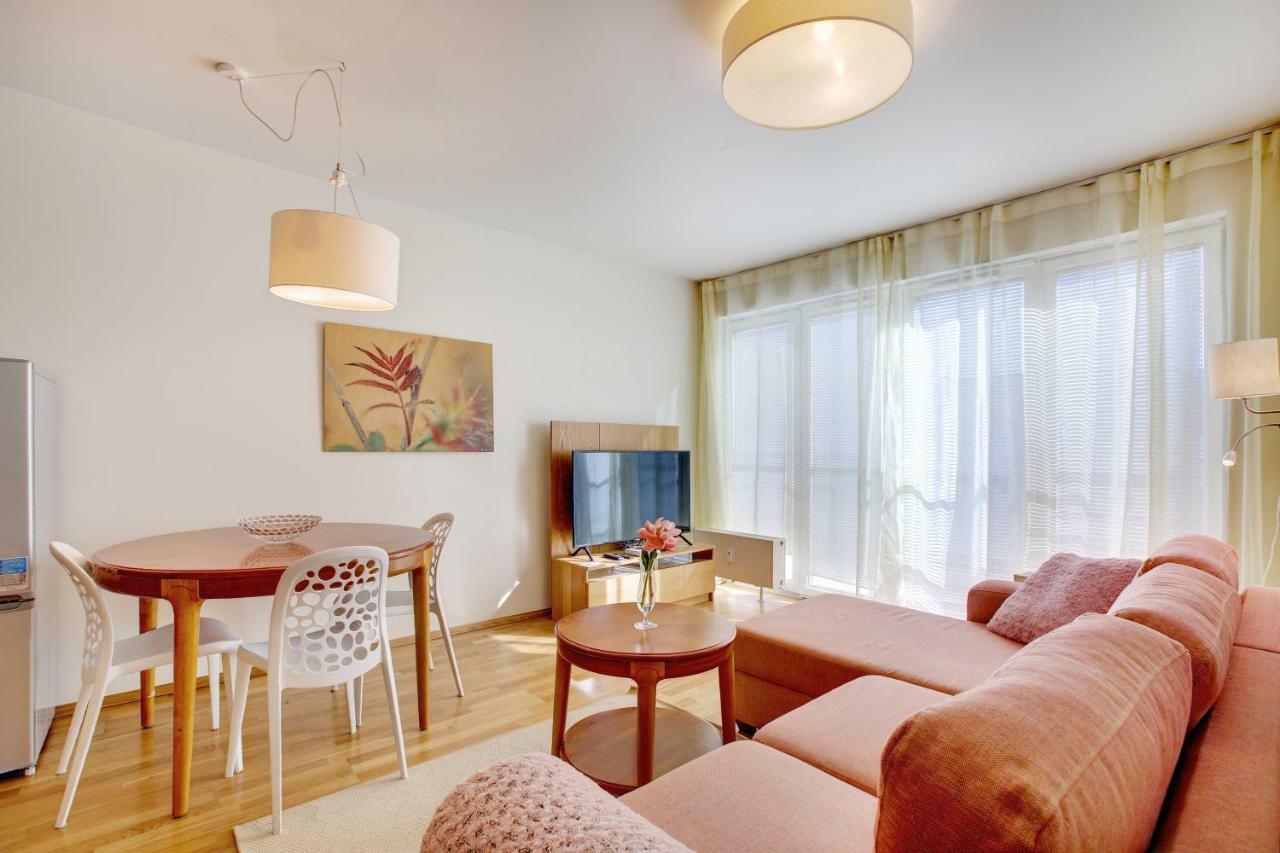 Solar Apartments - Liberty Square Tallin Exterior foto